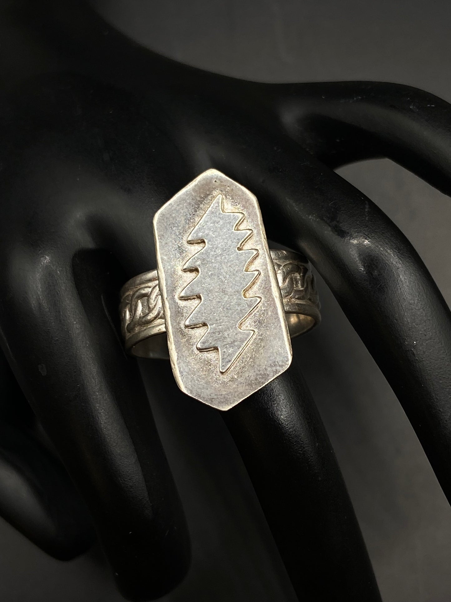 Men’s bolt ring