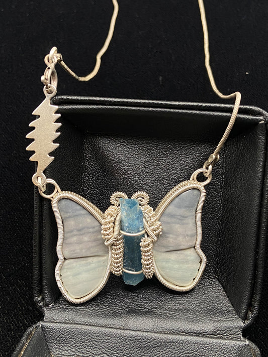 Butterfly wire wrap