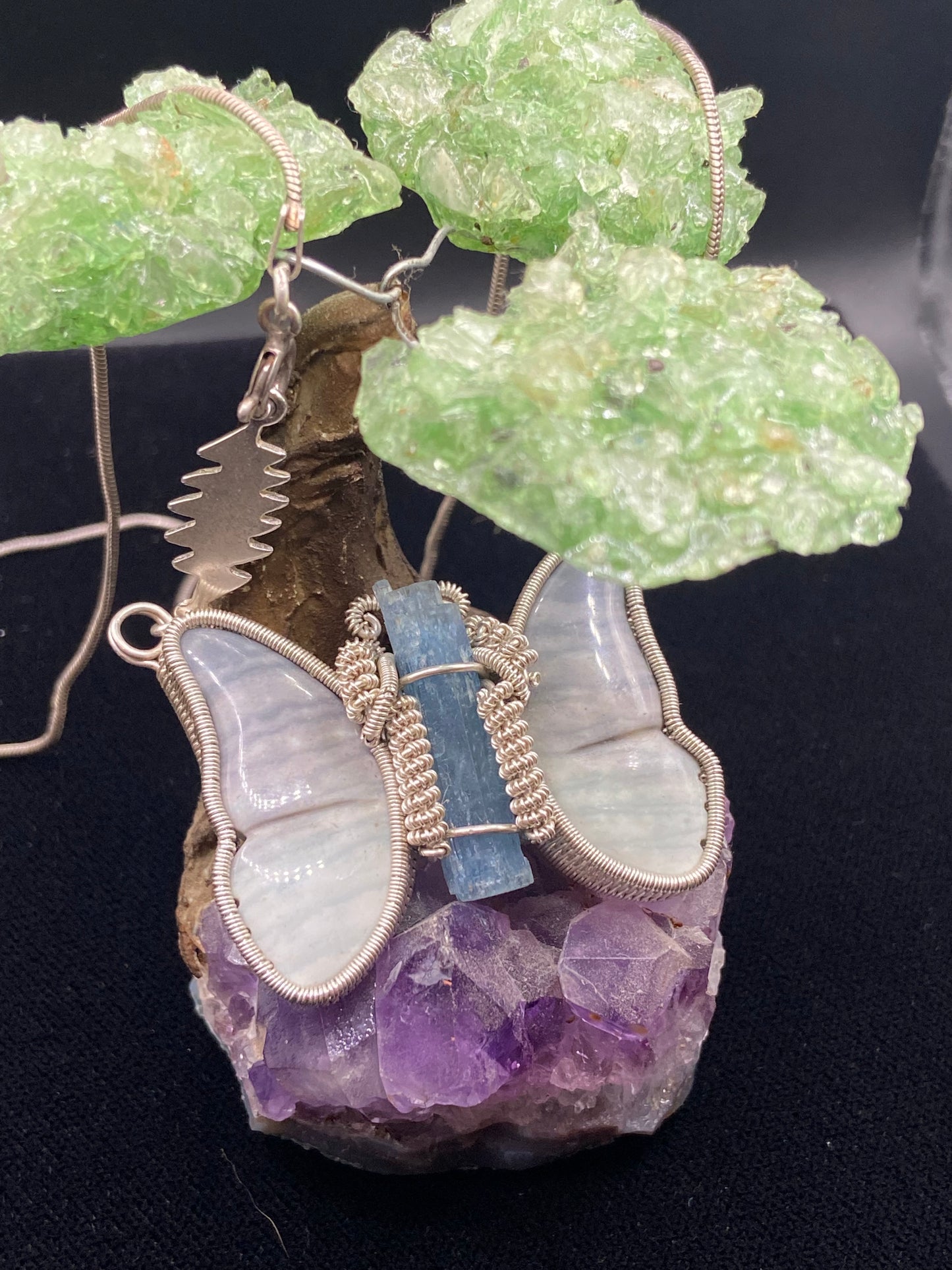 Butterfly wire wrap