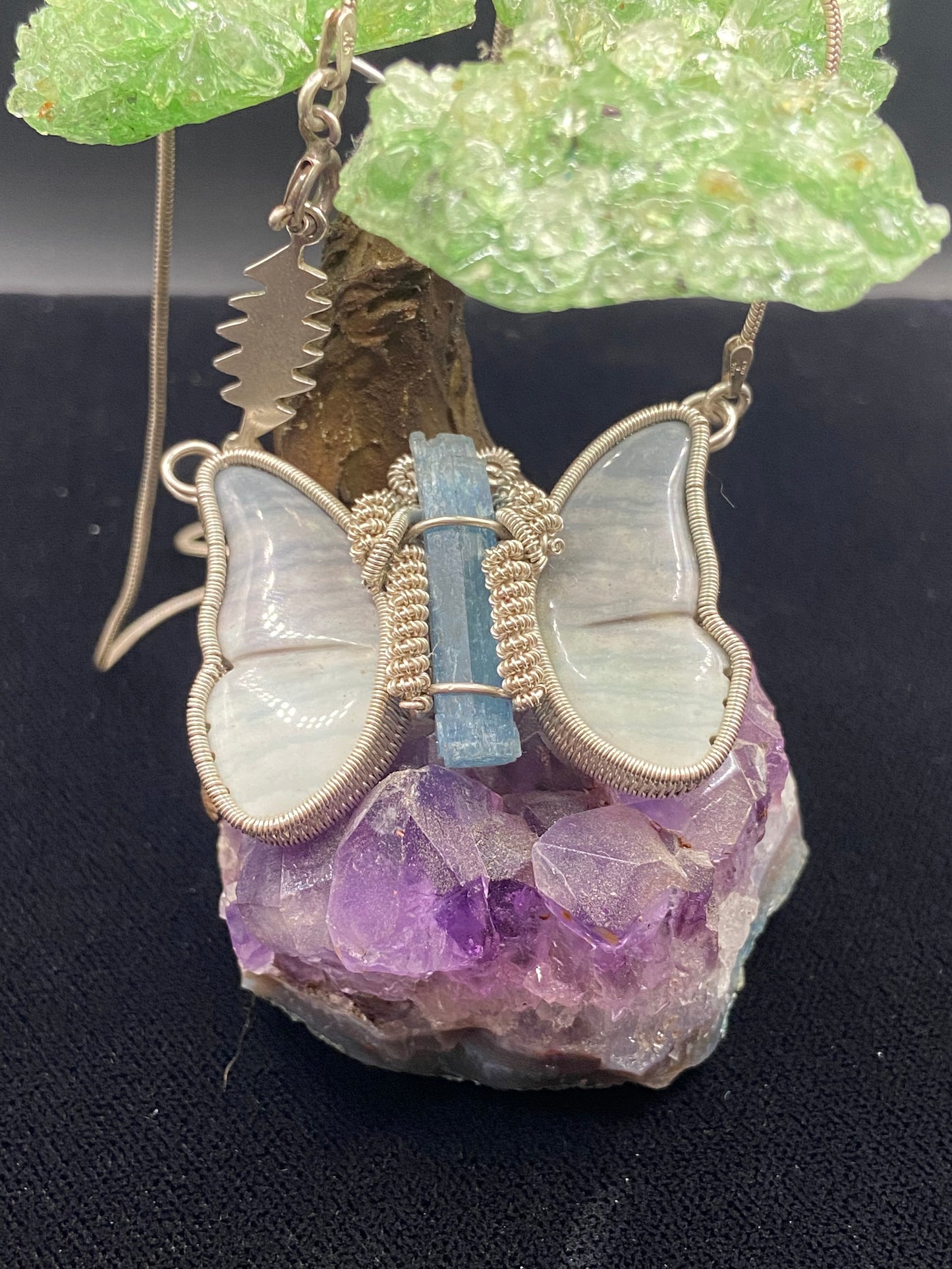 Butterfly wire wrap